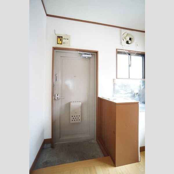 ハイツ岡田 ☆シューズボックス☆
