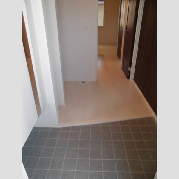 モアニおおたか202号室 玄関