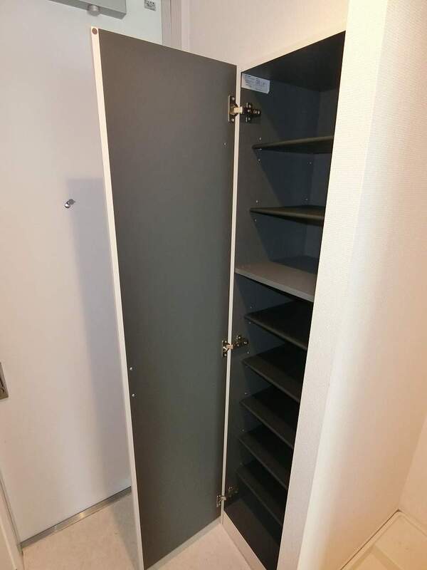 リブリ・堀之内 玄関