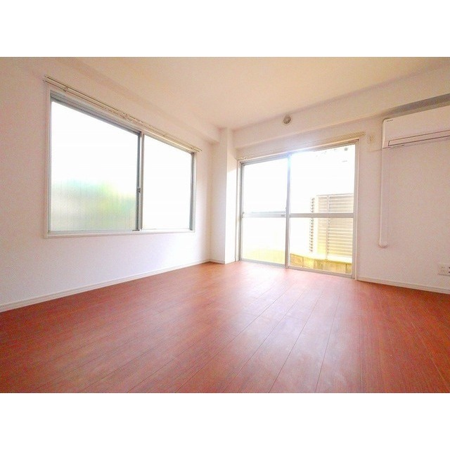 センチュリーハイツ 2面採光♪