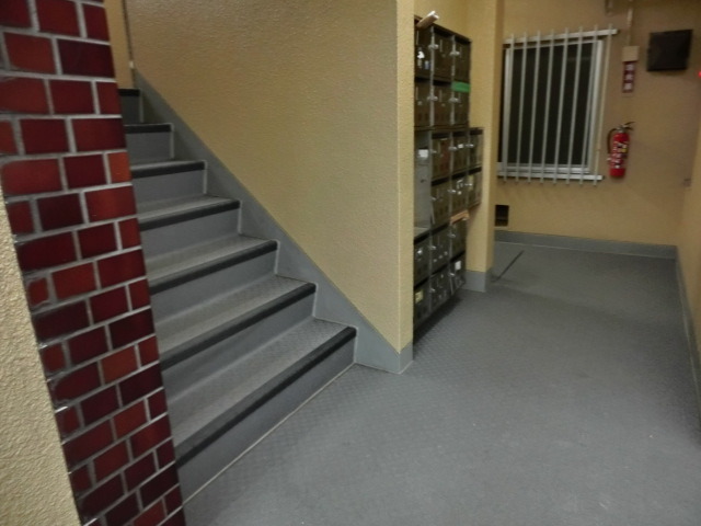 レジデンス三彰 エントランス