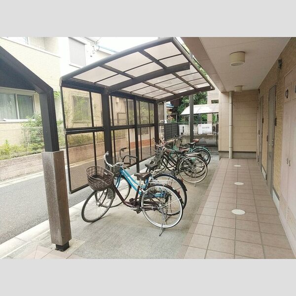 Parthenon 2106号室 駐輪場