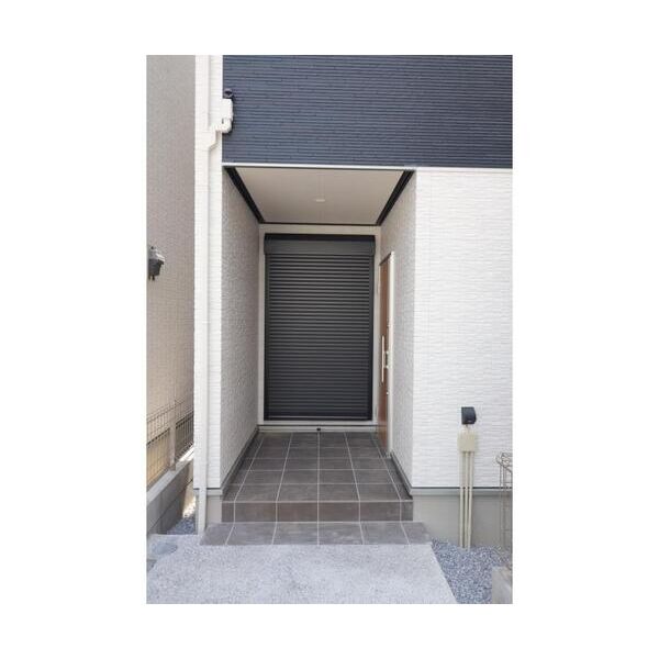 港北区綱島東5丁目戸建B棟 エントランス