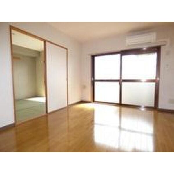 エメロード長沼 リビング