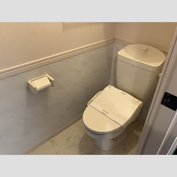 ベルハウスⅡ103号室 温水洗浄暖房便座