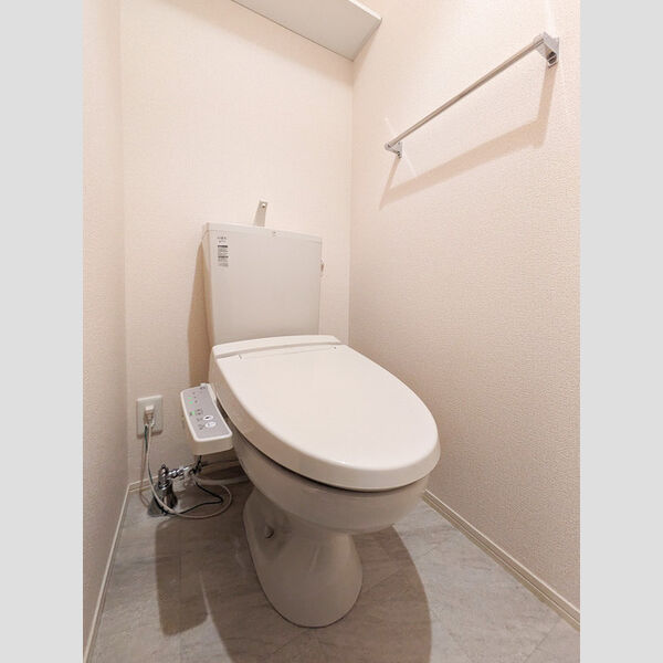 メゾンフォーレ 温水洗浄暖房便座