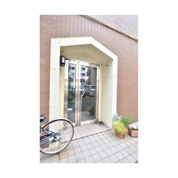 M-1ビル403号室 エントランス