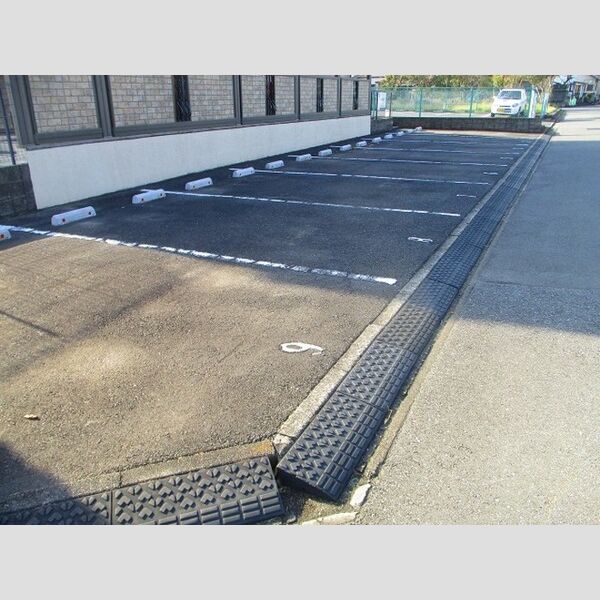 トワ・エ・モア　Ⅰ 駐車場