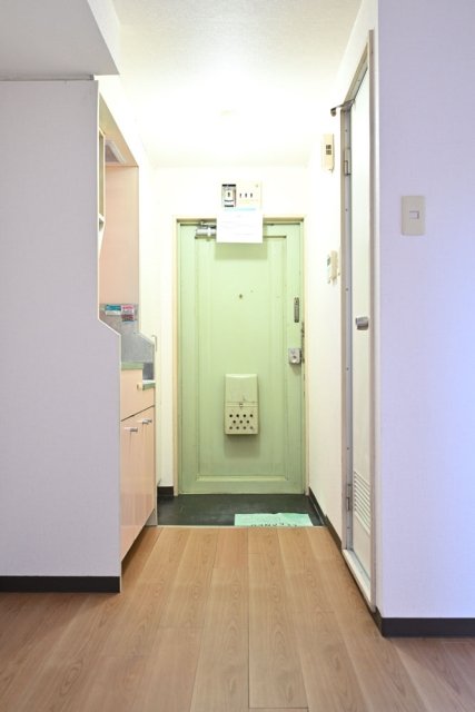 ネオハイシティ豪徳寺2階 玄関