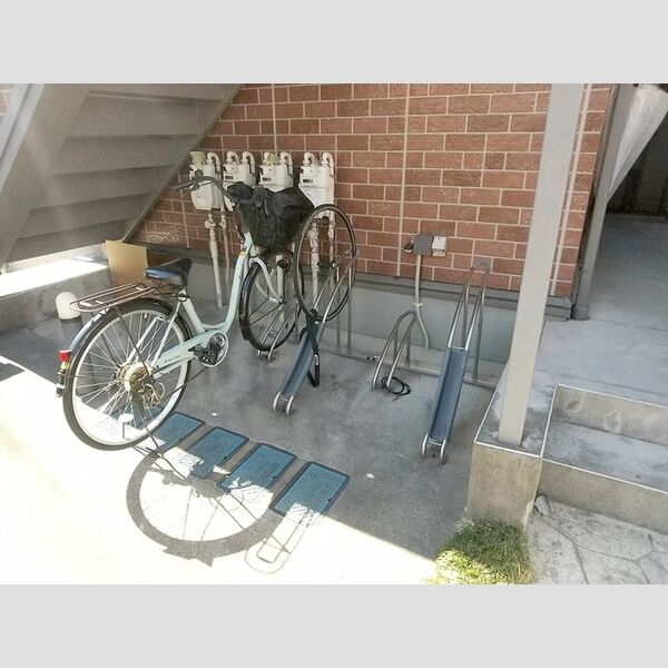 フルール　A,B,CC102号室 駐輪場