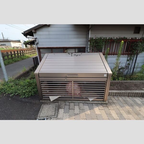 グローリア酒々井101号室 ゴミ置き場