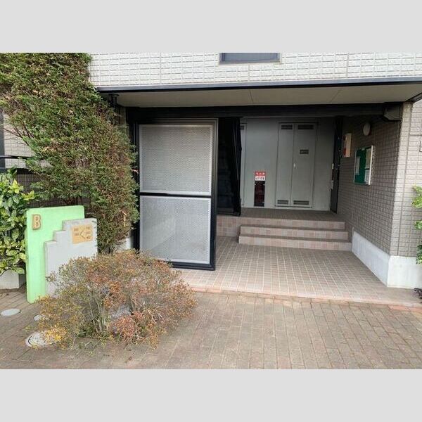 アルファタウン秦野新町　B エントランス