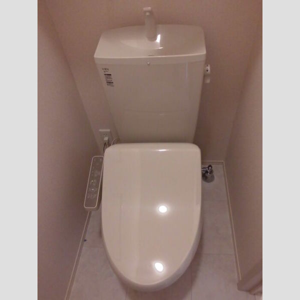 ハピネスⅢ103号室 温水洗浄便座