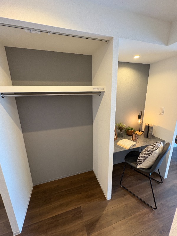 SUNBRIGHT OGIKUBO ※写真は703号室（5号室は反転）