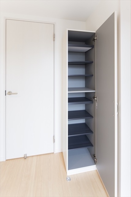 プロストル　ミラ 玄関