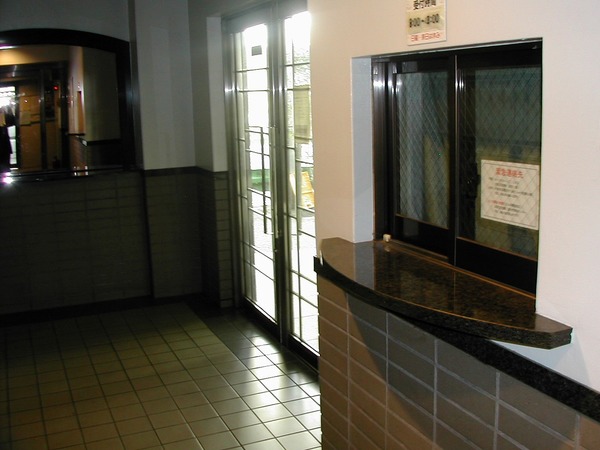 ワコーレ八幡山504号室 エントランス