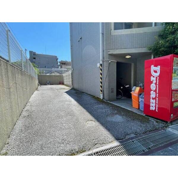 ジョイフル柏 駐車場