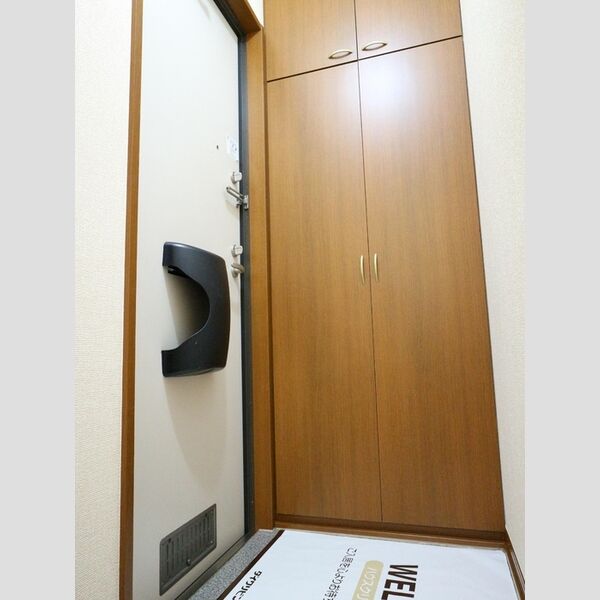 アタラクシア　EE102号室 玄関