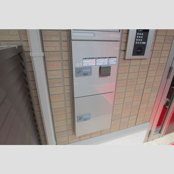 Casa FeliceⅢ201号室 宅配ボックスもございます。