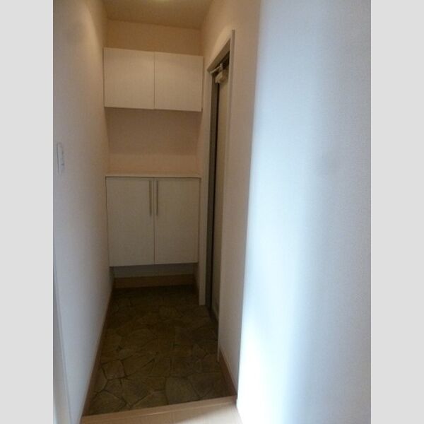ハピネス(朝霞台)105号室 玄関