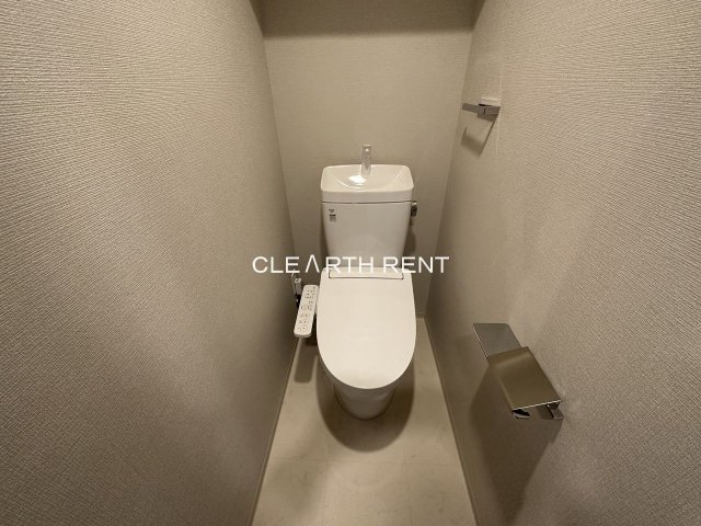 コンシェリア中野弥生町 ＴＨＥ ＲＥＳＩＤＥＮＣＥ3階 清潔感のあるトイレ