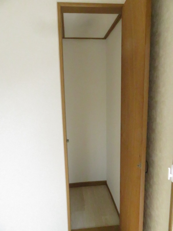 ファミール仲村B 収納