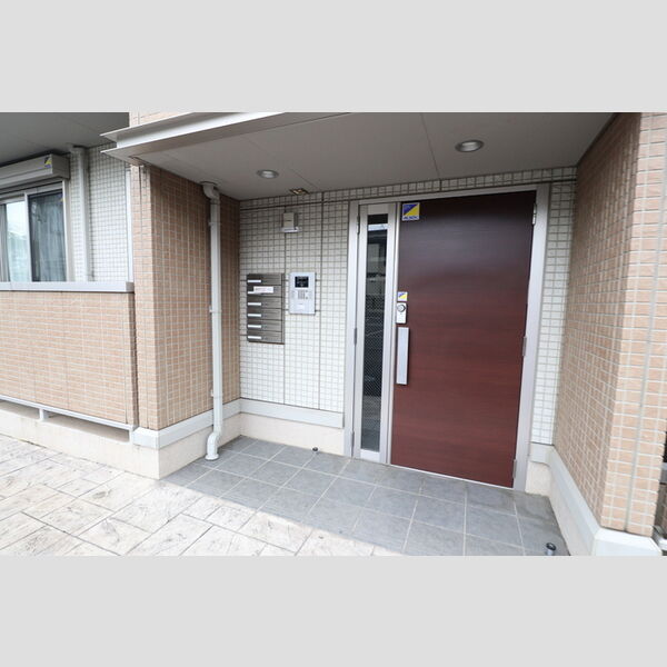 ブラウフォーゲル　A301号室 エントランス