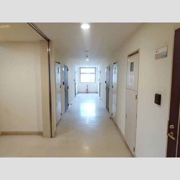 Amenity Court306号室 共用廊下
