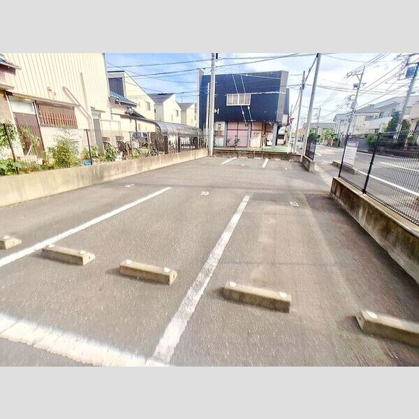 エクレール 駐車場