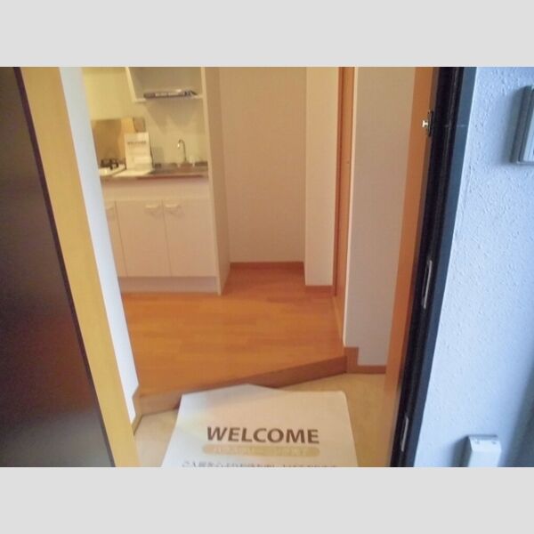 クレスト東金町601号室 玄関