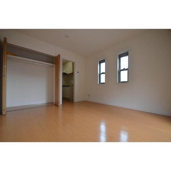 メゾン大岡C201号室 リビング