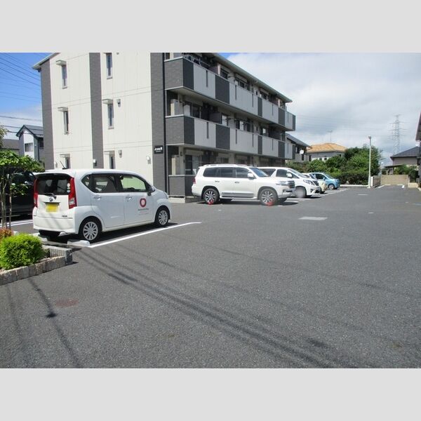 アイチ8　A棟 駐車場