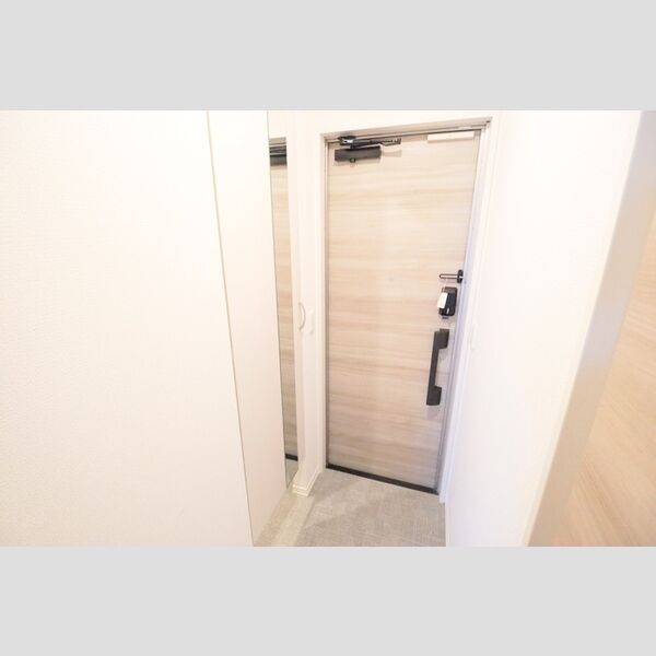 メイプルシャトー302号室 玄関