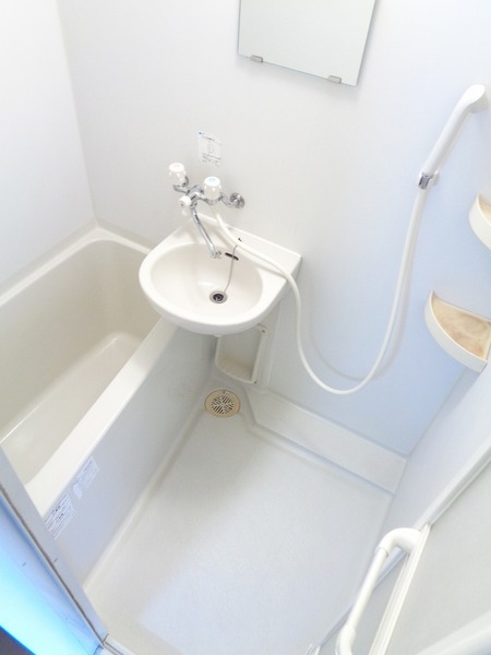 アデッソ本蓮沼403号室 お風呂