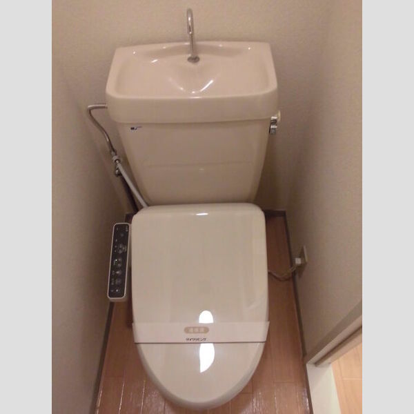 シャタル日吉台103号室 温水便座