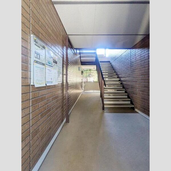 Polaris(ポラリス)102号室 エントランス