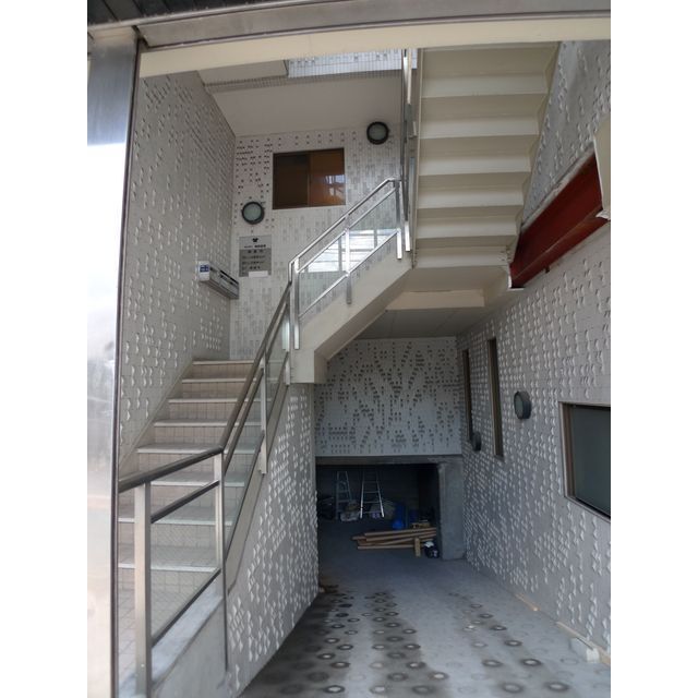 アクセス前野町 ゲストハウス、マンスリー側エントランス