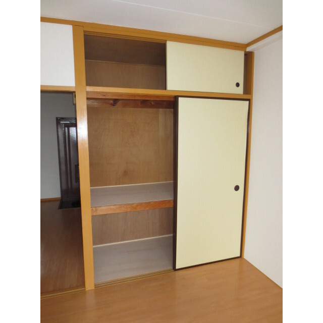 登喜和マンション 収納