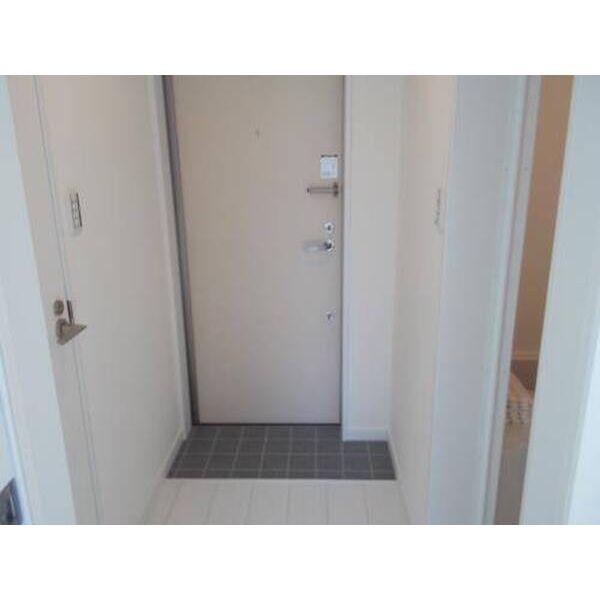 アウルハウス十条B棟 玄関