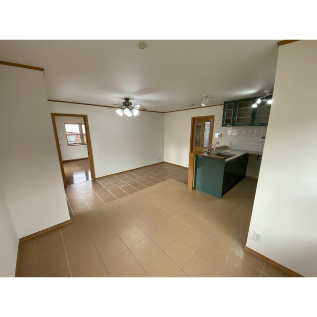 ルナアイワン301号室 リビング