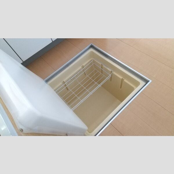 サンパティークA101号室 床下収納