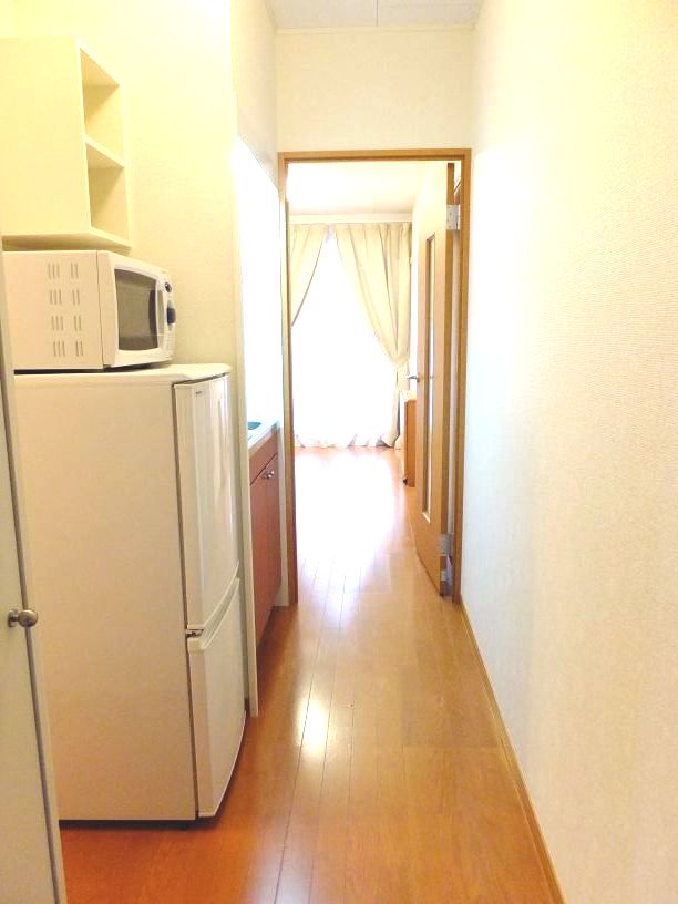 レオパレスしらとり 玄関