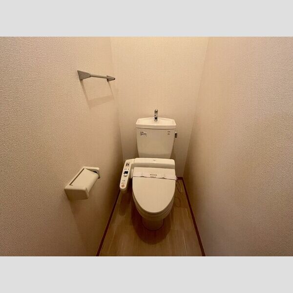 リヴェール津田沼205号室 トイレ