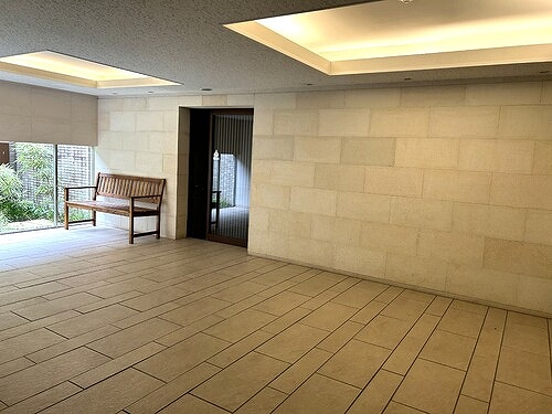 ライオンズマンション幕張セントパークス4階 ロビー　※前回募集時2024年5月撮影の写真