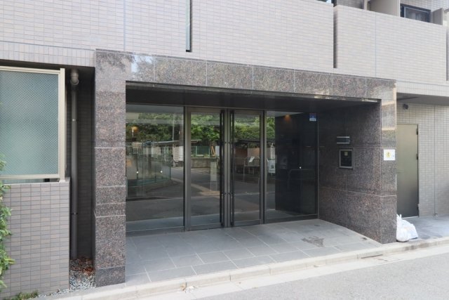 ルーブル野方伍番館2階 エントランス