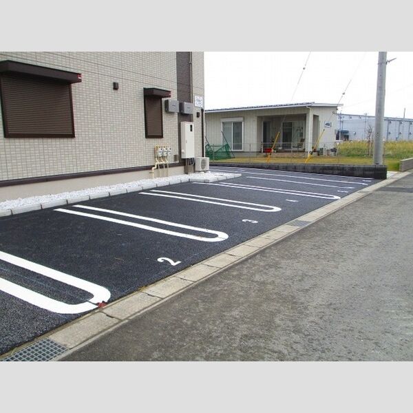 フランボワーズ金田 駐車場