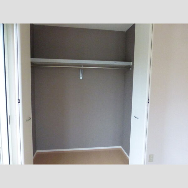 クレールメゾン　D102号室 収納
