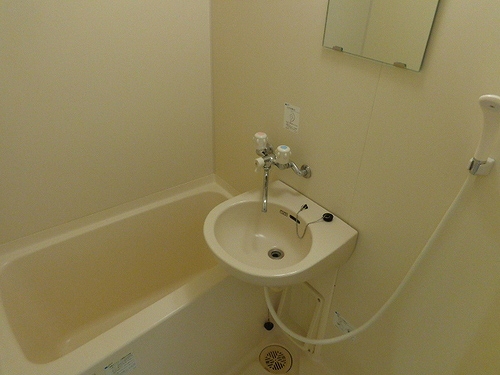 コート新橋4階 ユニットバス　※2014年8月撮影