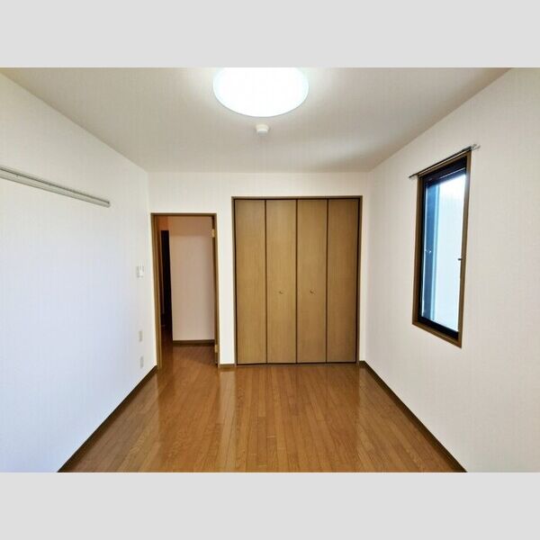 ストーク吉野205号室 北側洋室6帖