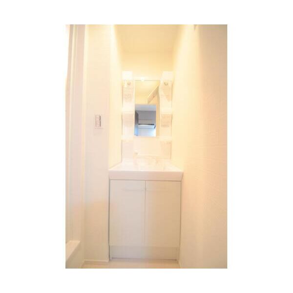 アットリラ稲毛海岸A101号室 洗面